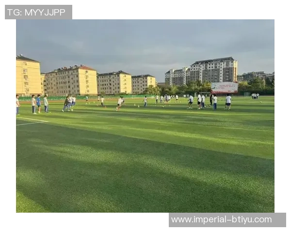 大学足球社团的魅力与挑战探索校园足球文化的传承与发展之路