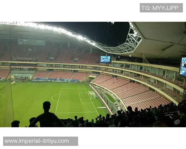 如何从市中心前往虹口足球场的最佳交通路线与建议